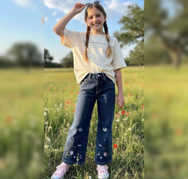  Garden Embroidery Bootcut Jeans