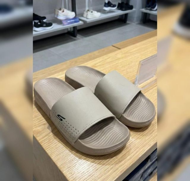 Skechers Hyper Slide