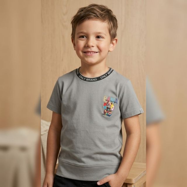 A UNISEX MINOR TSHIRT